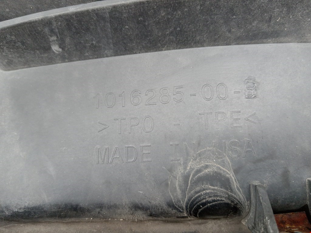 Локер (подкрылок) передний левый TESLA Model S I 2012-н.в.