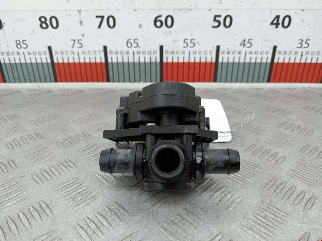 Тройник системы охлаждения TESLA Model S I 2012-н.в.