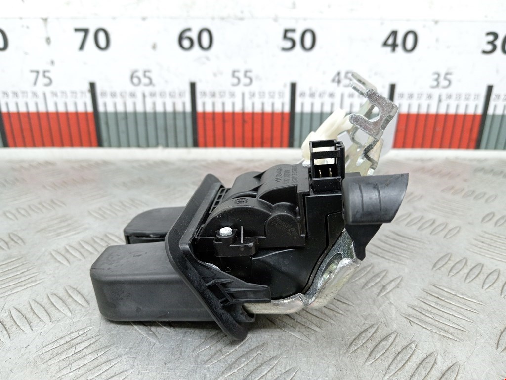 Замок багажника (крышки двери) AUDI A6 C7 2011-2018