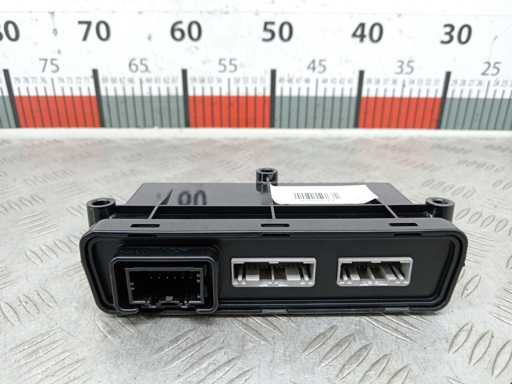 Блок управления двери Tesla Model S (2012-2023)