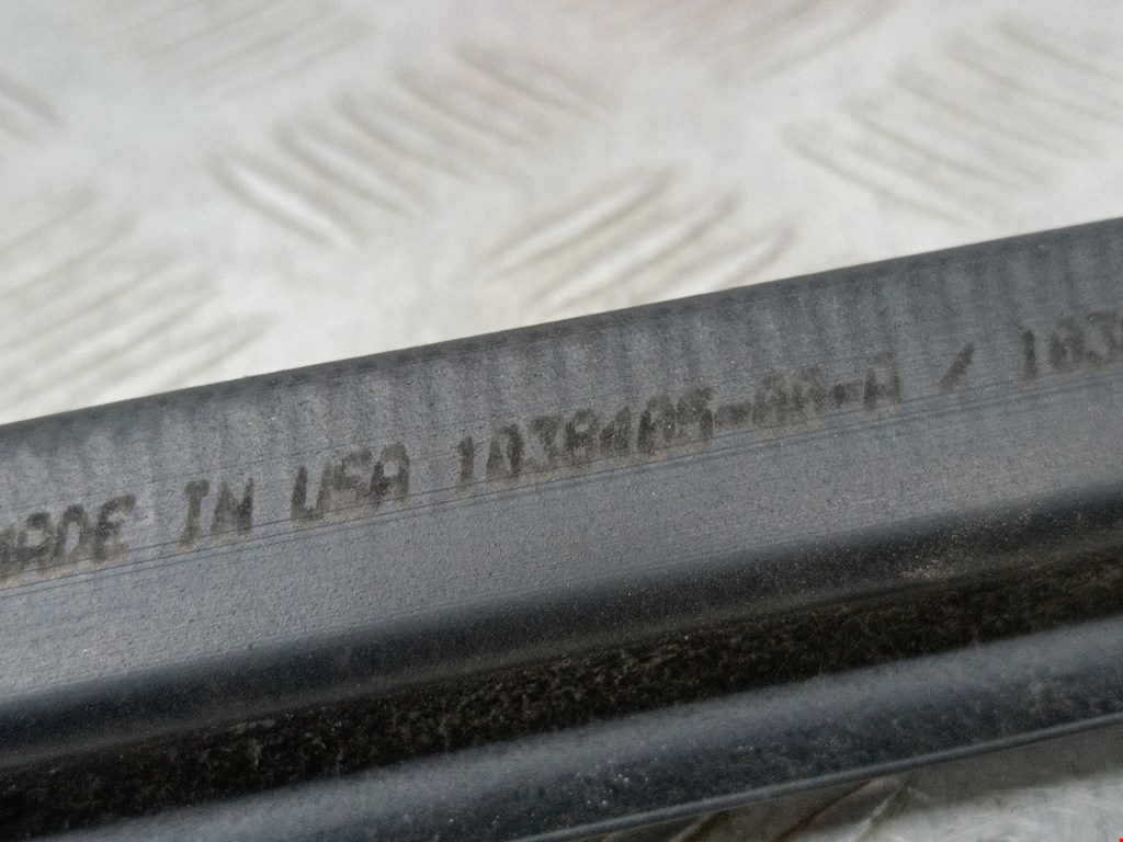 Уплотнитель (внутри) TESLA Model S I 2012-н.в.