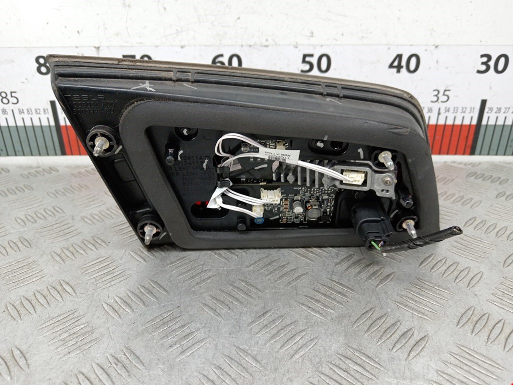 Фонарь задний внутренний правый TESLA Model S I 2012-н.в.