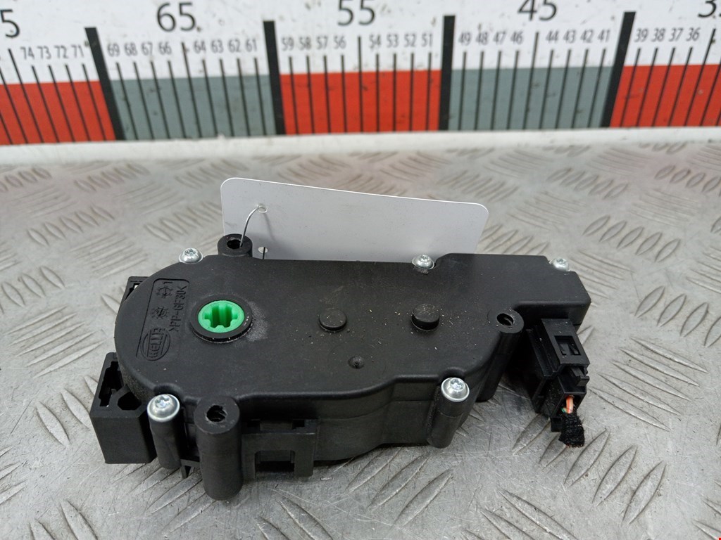 Активатор замка багажника TESLA Model S I 2012-н.в.