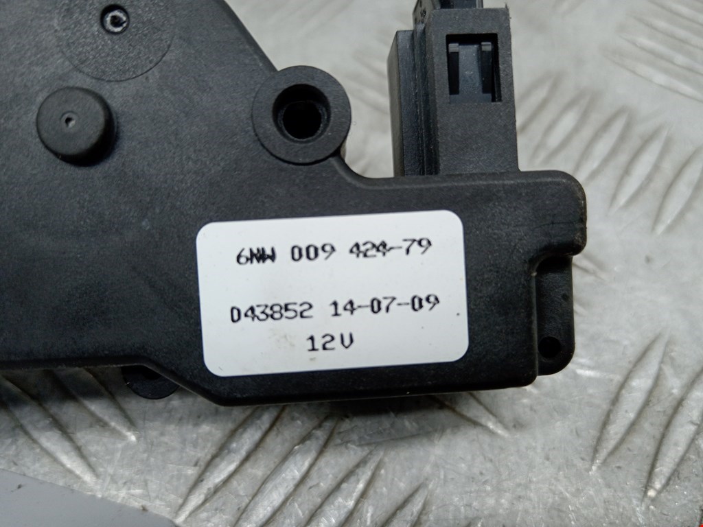 Активатор замка багажника TESLA Model S I 2012-н.в.