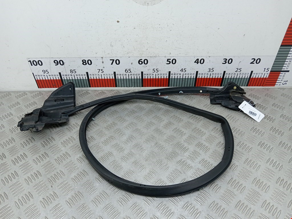 Уплотнитель двери TESLA Model S I 2012-н.в.