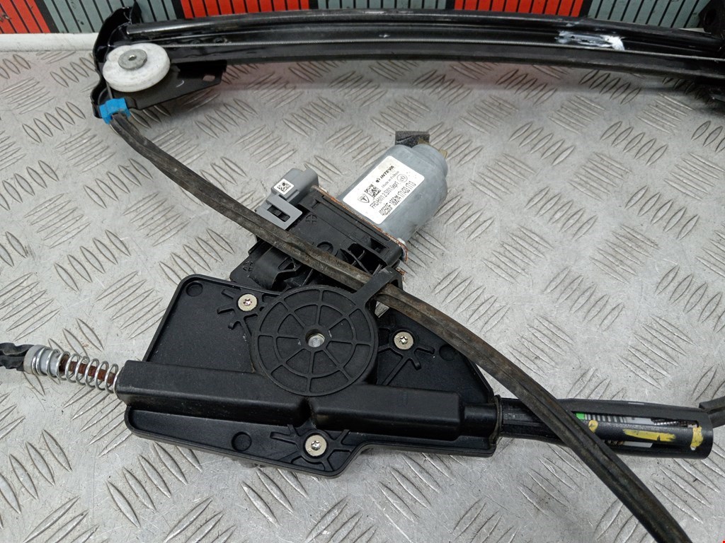 Стеклоподъемник передний правый TESLA Model S I 2012-н.в.