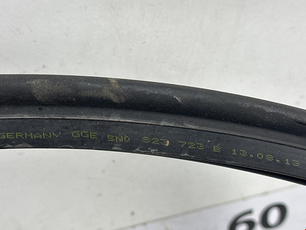 Уплотнитель (наружный) VOLKSWAGEN Tiguan 2007-2018