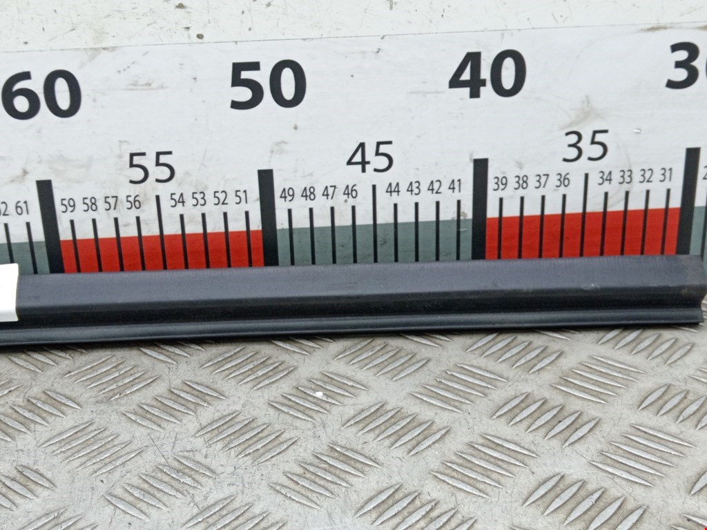 Уплотнитель (внутри) TESLA Model S I 2012-н.в.