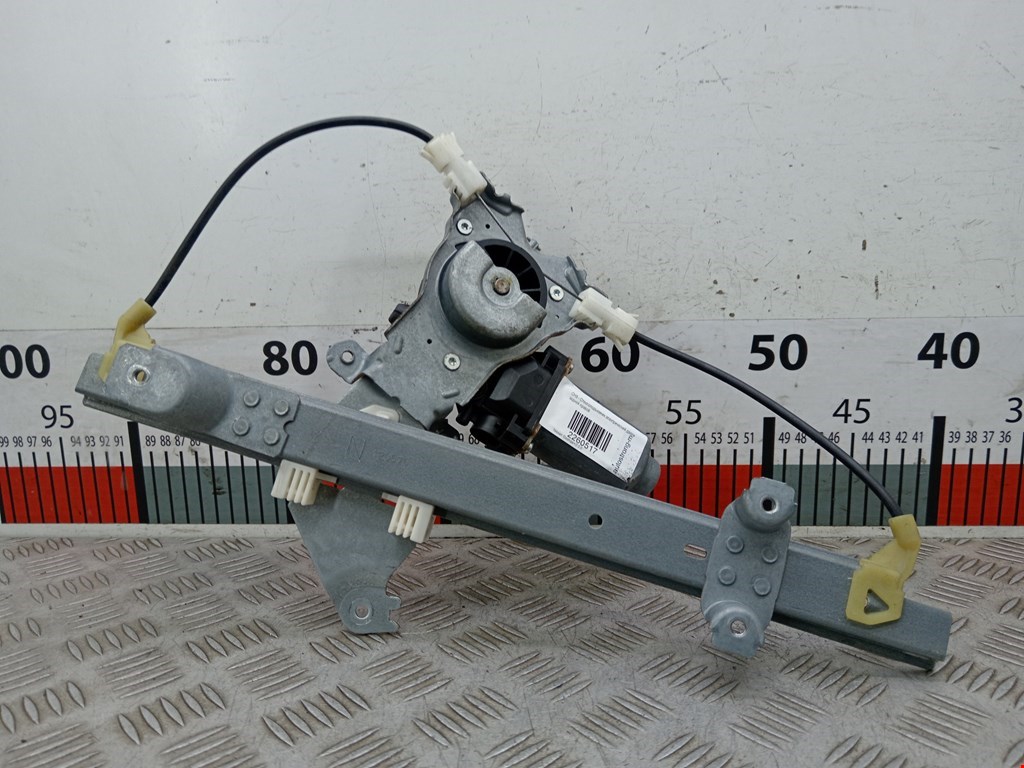 Стеклоподъемник задний правый NISSAN Qashqai J10 2006-2013