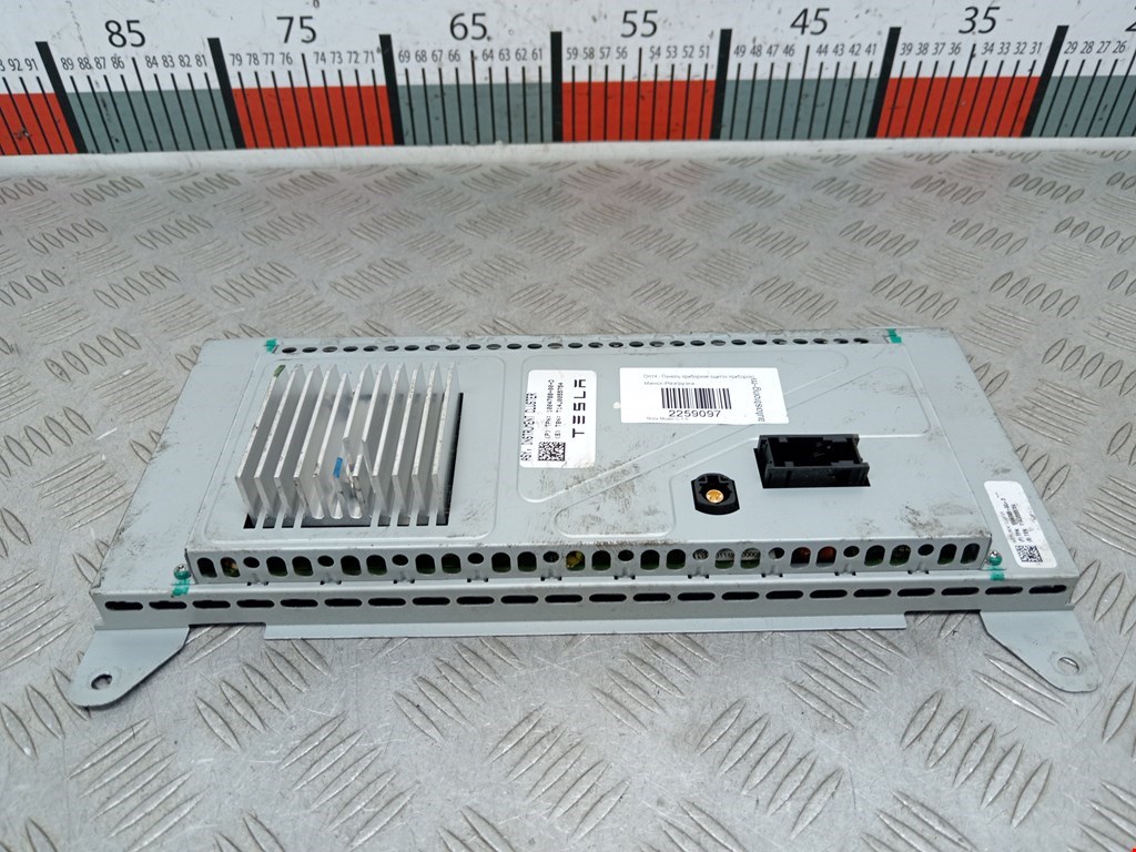 Панель приборов (щиток) TESLA Model S I 2012-н.в.