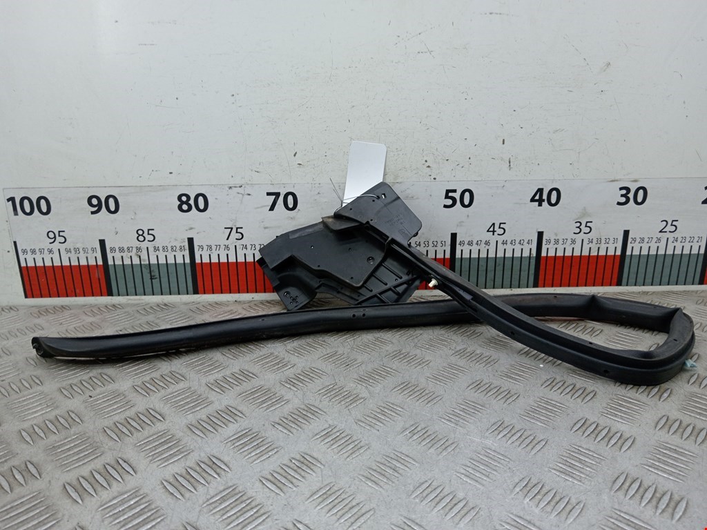 Уплотнитель двери TESLA Model S I 2012-н.в.