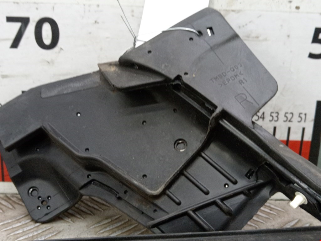 Уплотнитель двери TESLA Model S I 2012-н.в.