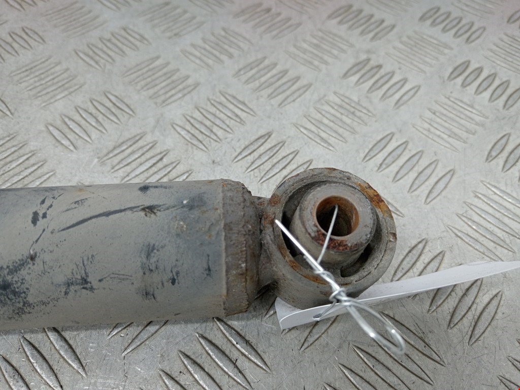 Амортизатор задний правый NISSAN Qashqai J10 2006-2013