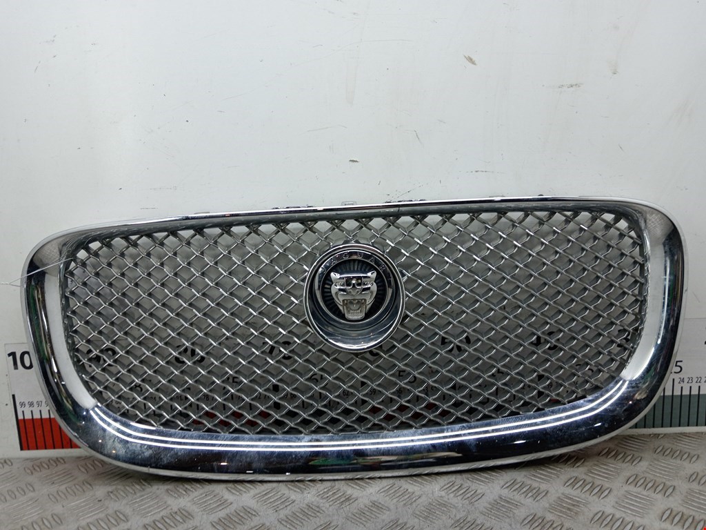 Решетка радиатора JAGUAR XF X250 2007-2015