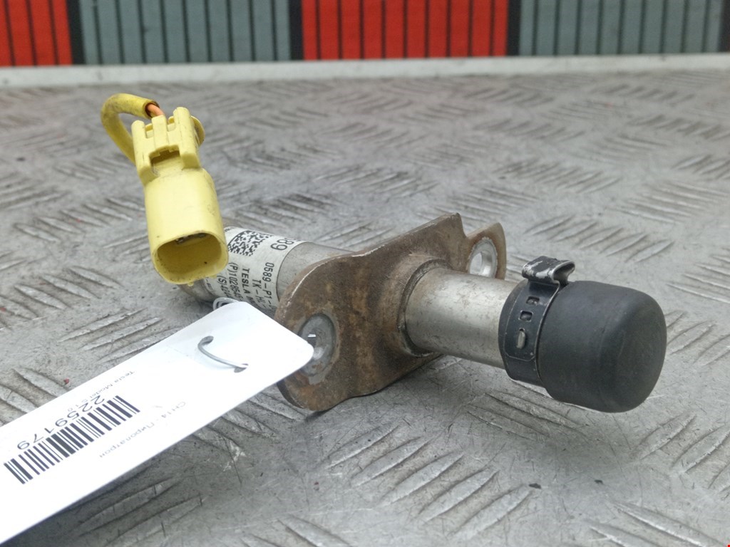 Пиропатрон Tesla Model S (2012-2023)