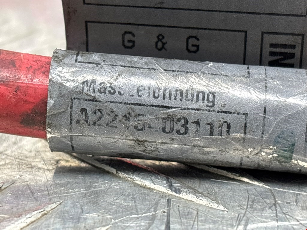 Клемма аккумулятора (плюс) + MERCEDES-BENZ S-Class V W221 2005-2013