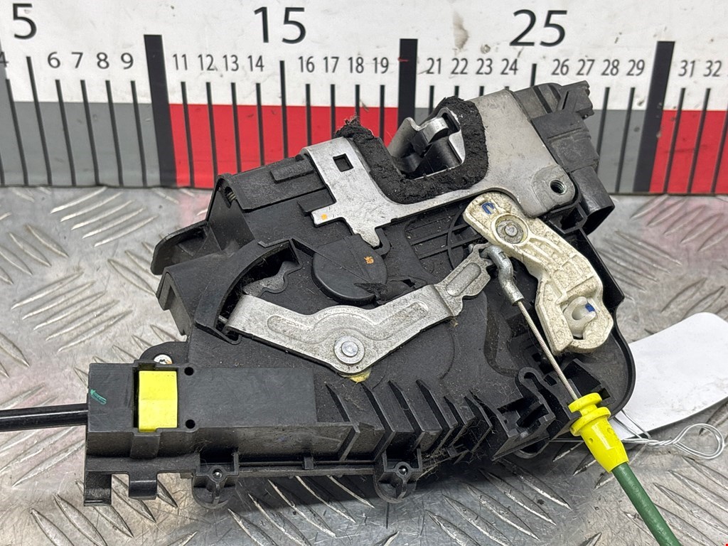 Замок двери передней левой MERCEDES-BENZ C-Class C-klasse W205 2014-н.в.