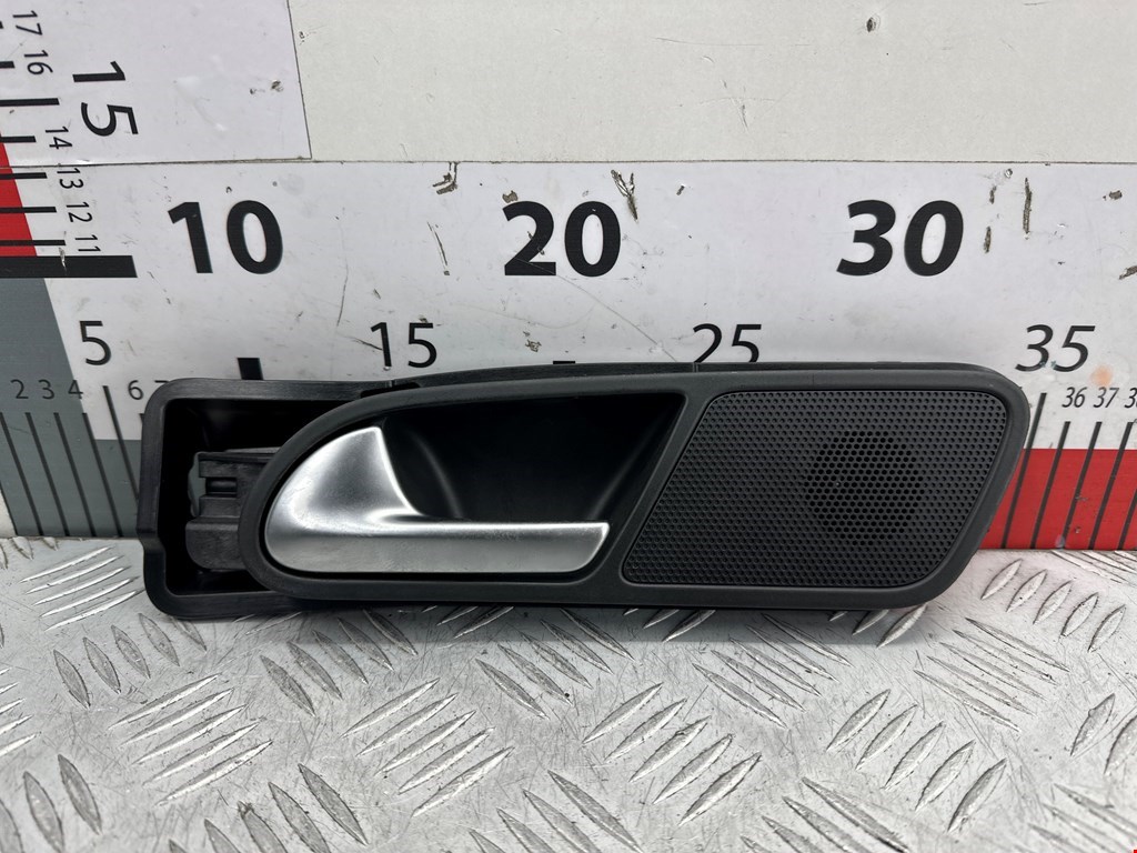 Ручка двери внутренняя задняя левая Volkswagen Tiguan 1 (2007-2016)