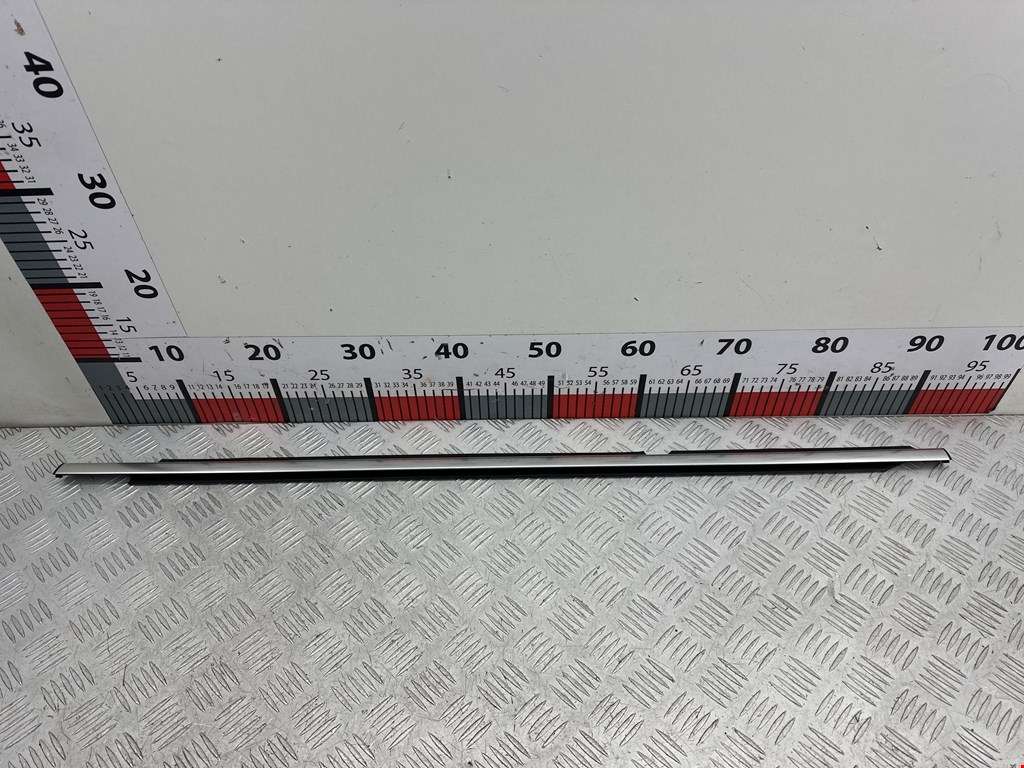 Накладка (молдинг) двери задней левой Volkswagen Tiguan 1 (2007-2016)