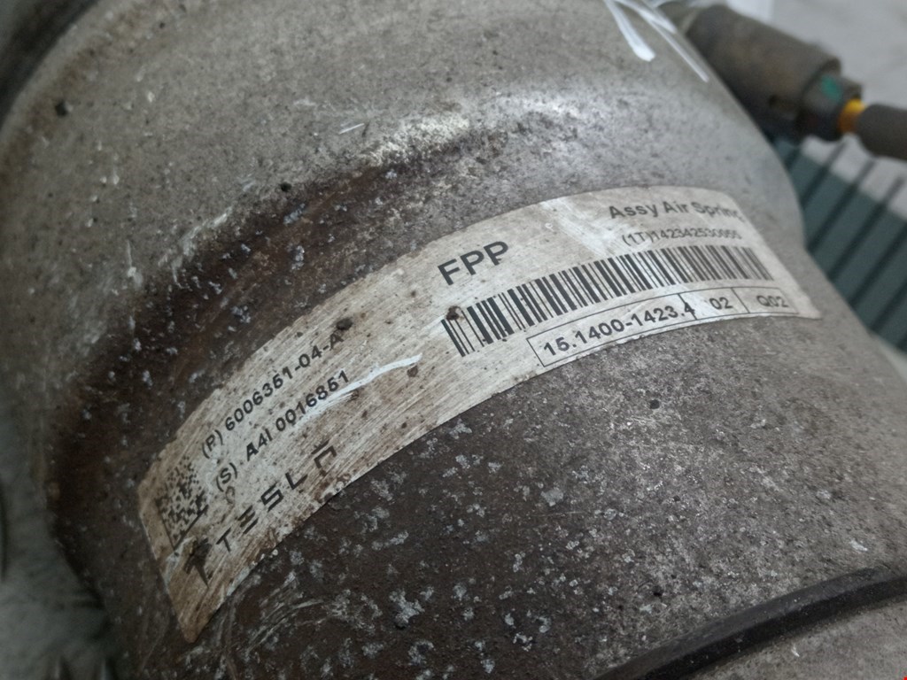 Амортизатор передний правый TESLA Model S I 2012-н.в.