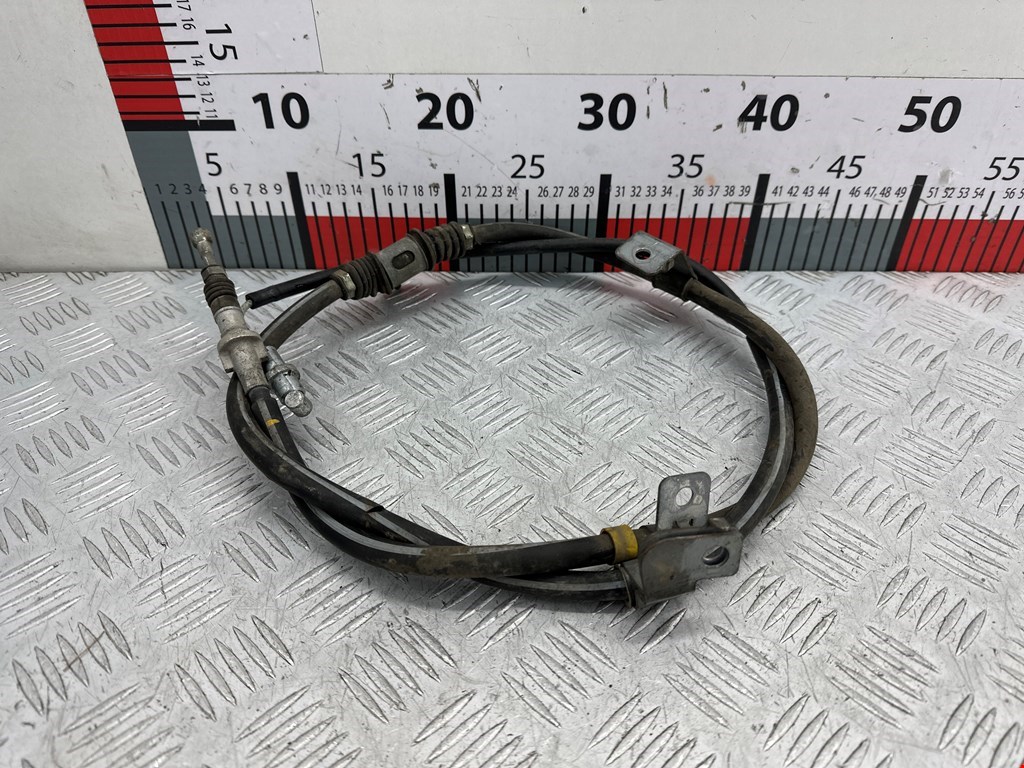 Тросик стояночного тормоза Mitsubishi ASX (2010-2023)