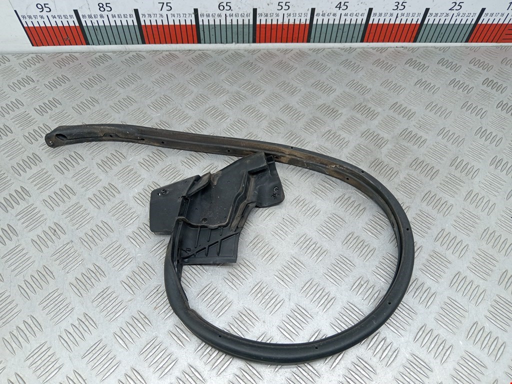 Уплотнитель двери TESLA Model S I 2012-н.в.