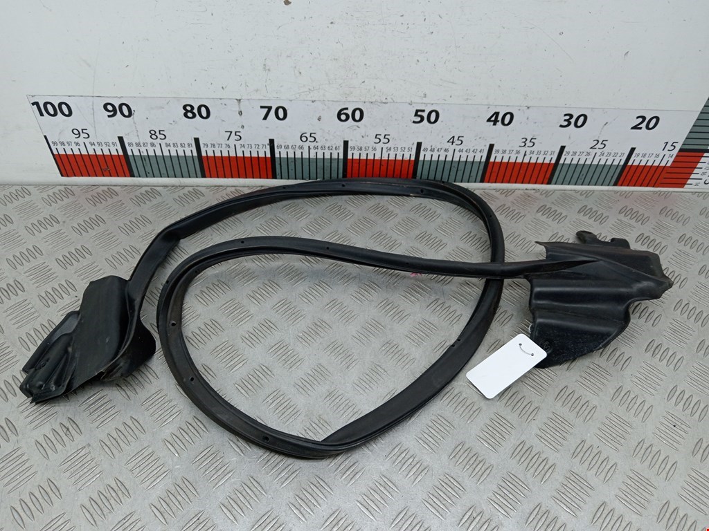 Уплотнитель двери TESLA Model S I 2012-н.в.