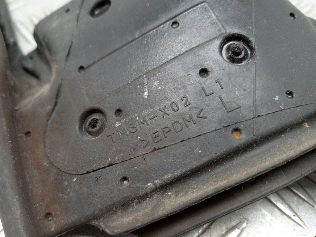 Уплотнитель двери TESLA Model S I 2012-н.в.