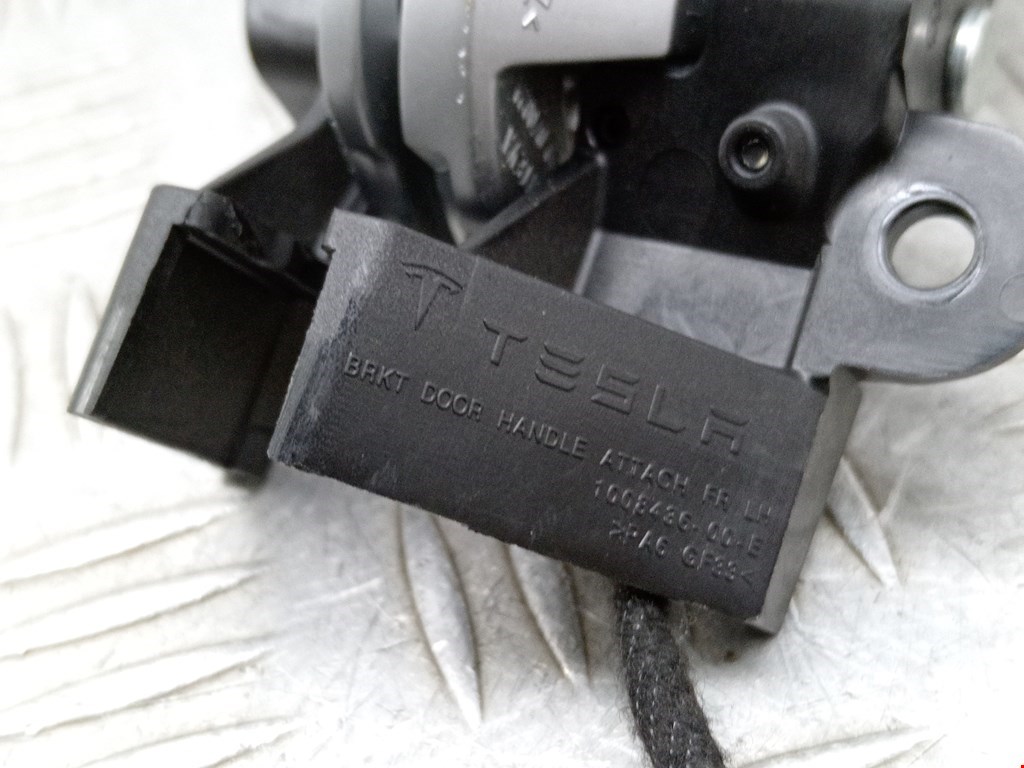 Ручка дверная передняя внутренняя левая TESLA Model S I 2012-н.в.