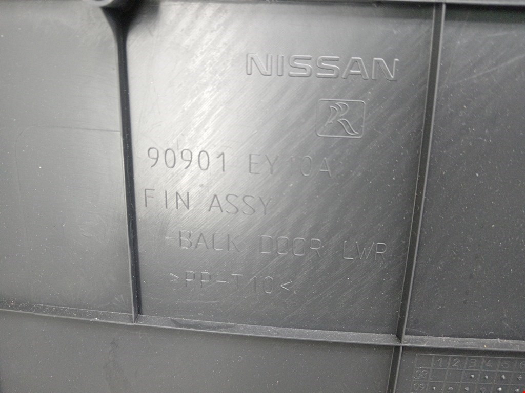 Обшивка крышки багажника NISSAN Qashqai J10 2006-2013