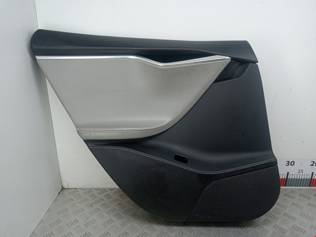 Обшивка двери задняя левая TESLA Model S I 2012-н.в.