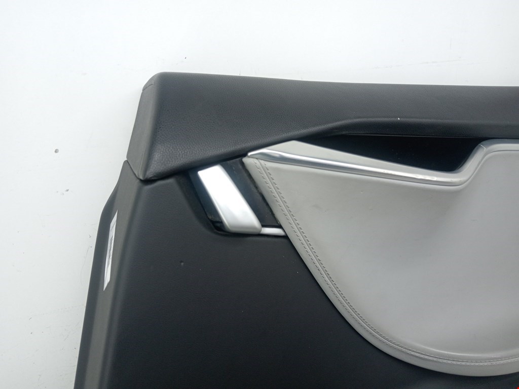 Обшивка двери задняя правая TESLA Model S I 2012-н.в.