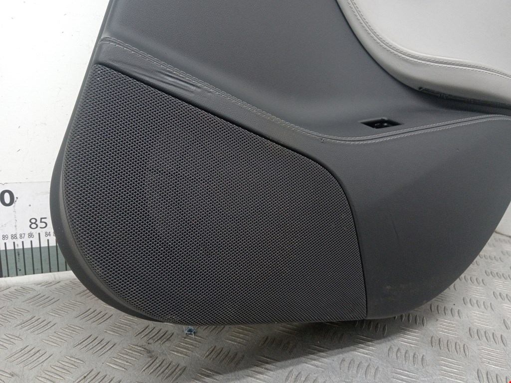 Обшивка двери задняя правая TESLA Model S I 2012-н.в.