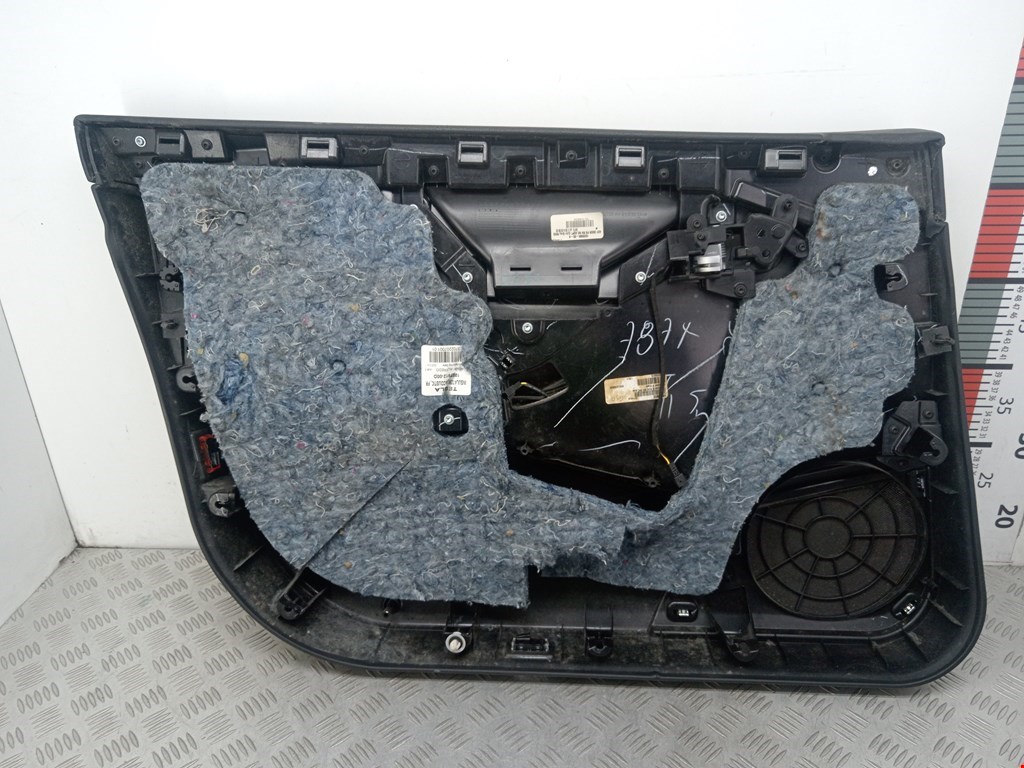 Обшивка двери передняя правая TESLA Model S I 2012-н.в.