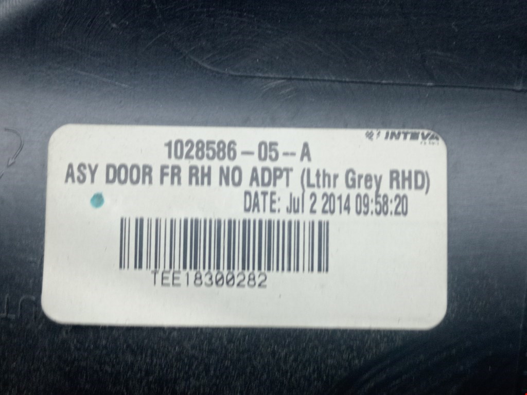 Обшивка двери передняя правая TESLA Model S I 2012-н.в.