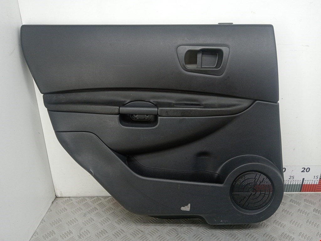 Обшивка двери задняя левая NISSAN Qashqai J10 2006-2013