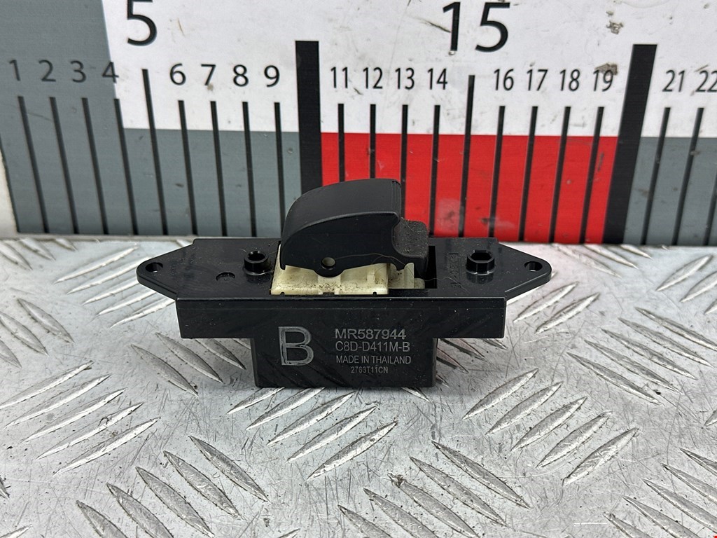 Кнопка стеклоподъемника Mitsubishi ASX (2010-2023)