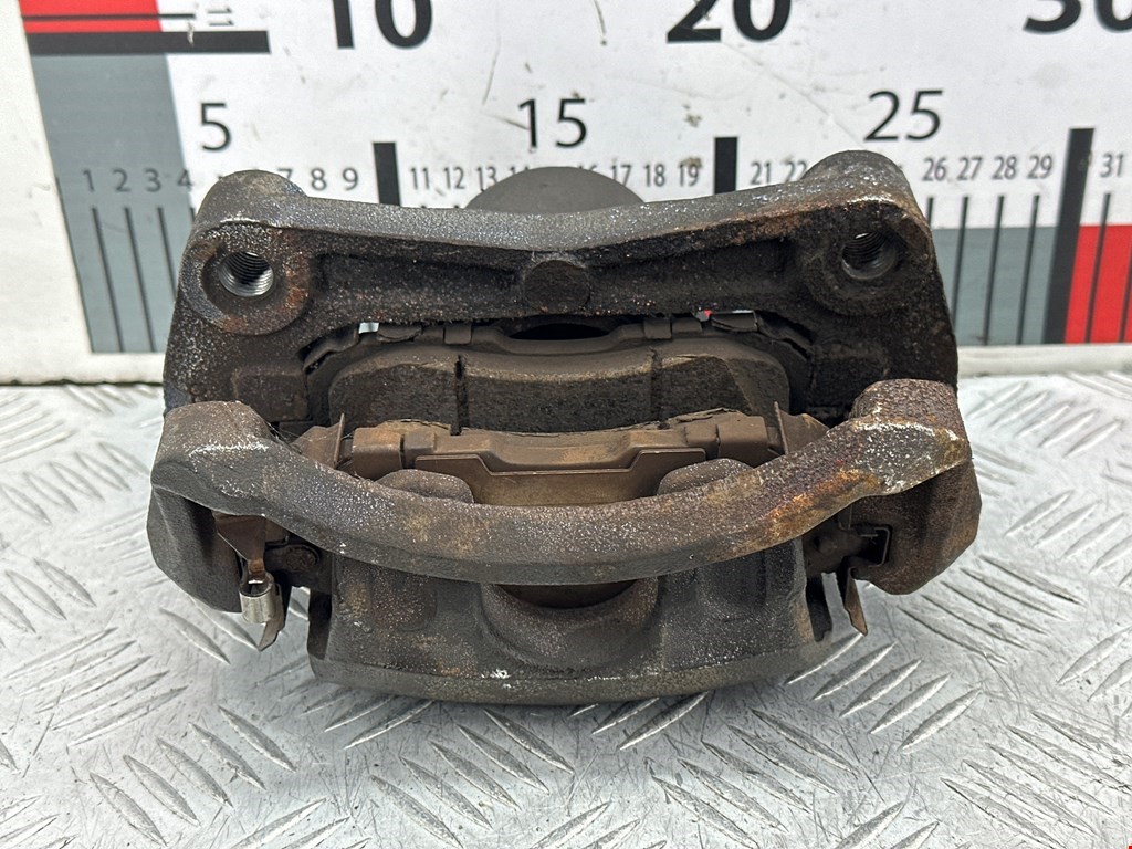 Суппорт передний левый NISSAN Juke 2010-2019