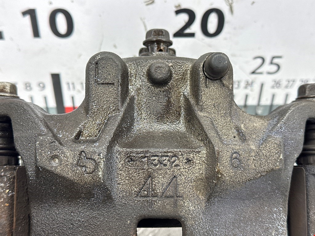 Суппорт передний левый NISSAN Juke 2010-2019