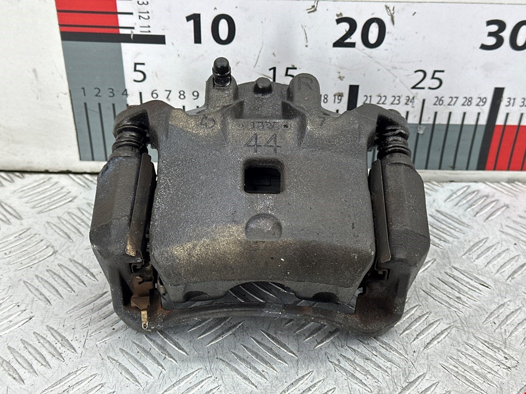 Суппорт передний правый NISSAN Juke 2010-2019