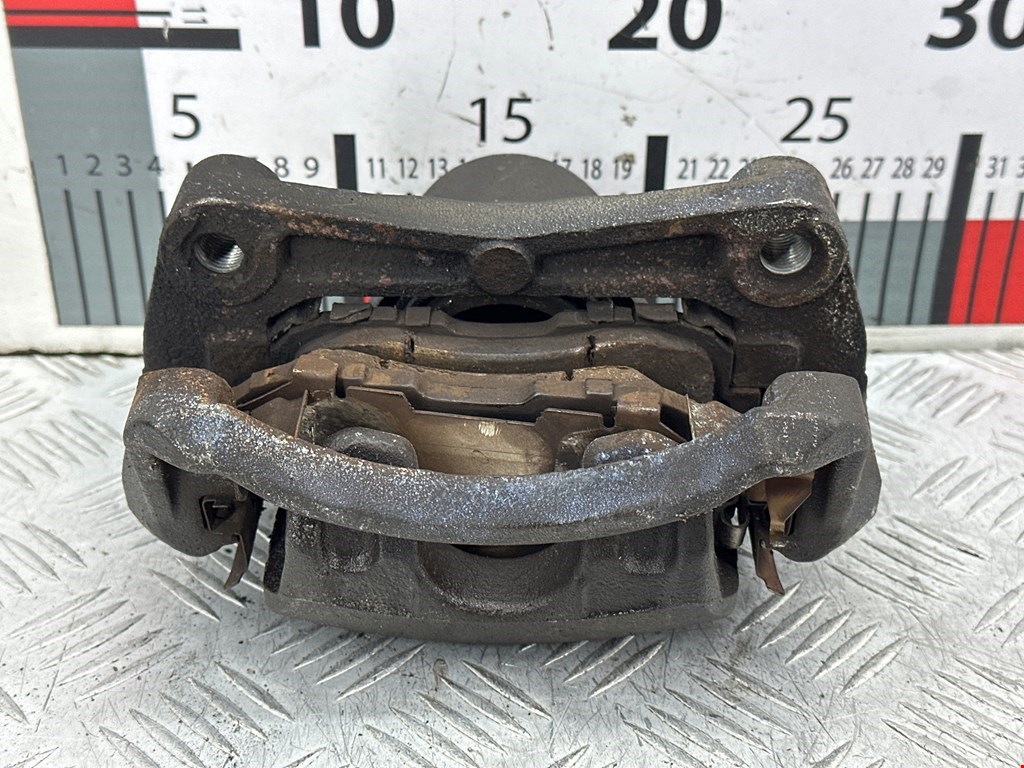 Суппорт передний правый NISSAN Juke 2010-2019