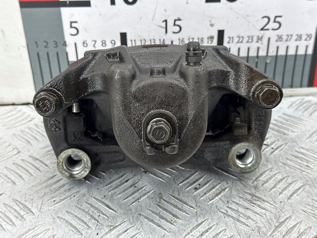 Суппорт передний правый NISSAN Juke 2010-2019