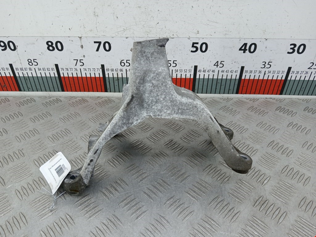 Кронштейн (крепление лапа) двигателя Audi A6 C7 (2011-2018)