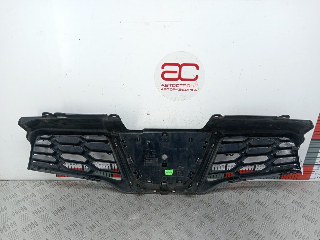 Решетка радиатора NISSAN Qashqai J10 2006-2013