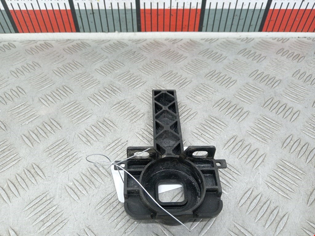 Кронштейн (крепление) радиатора AUDI A6 C7 2011-2018