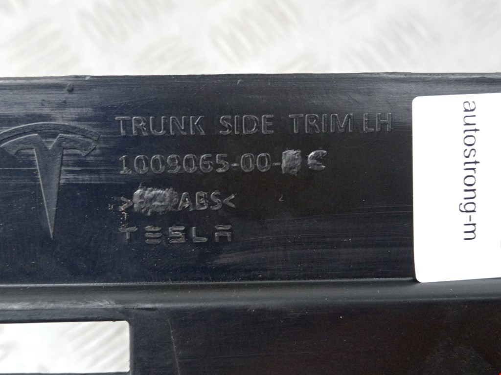 Обшивка багажника TESLA Model S I 2012-н.в.