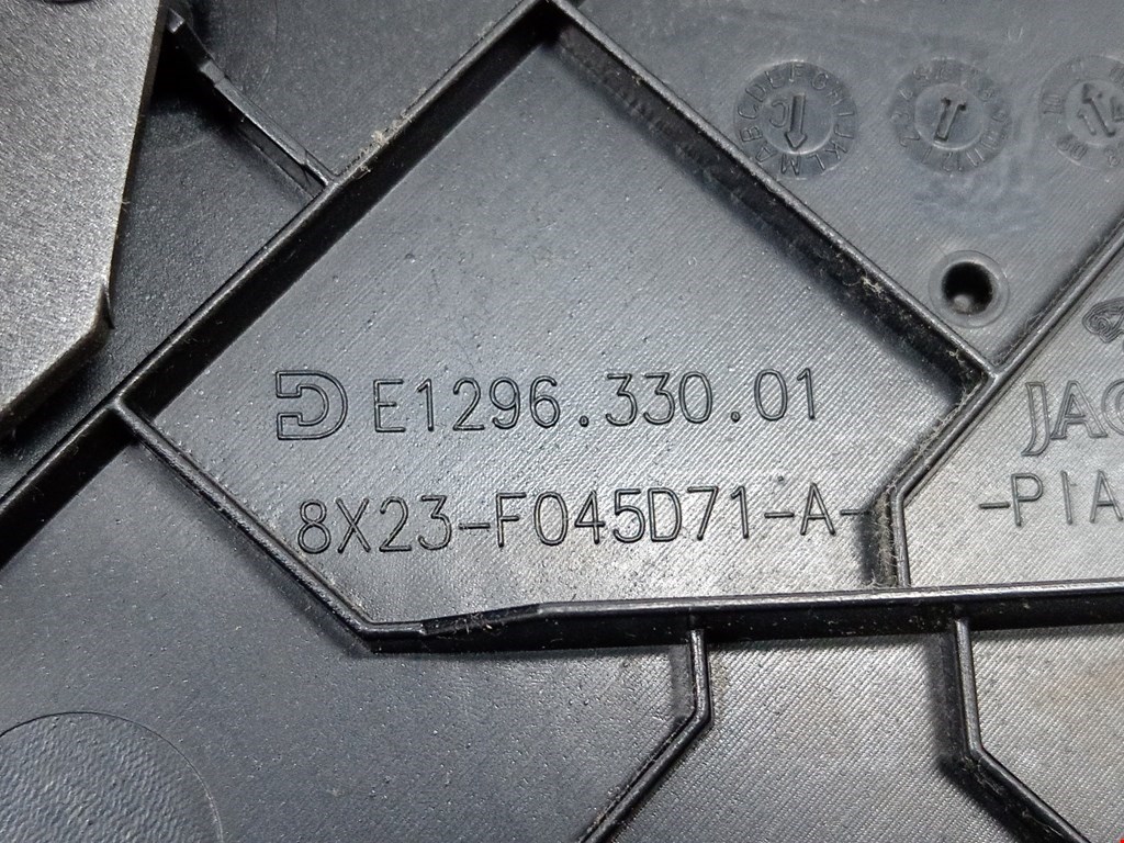 Накладка декоративная JAGUAR XF X250 2007-2015