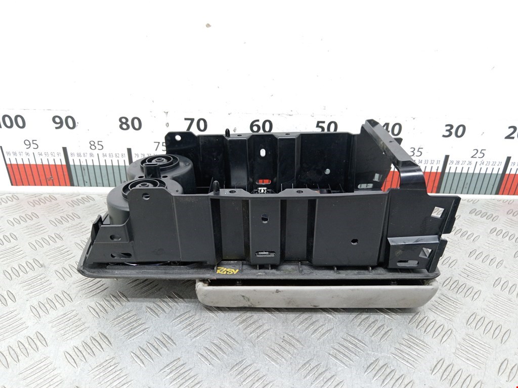 Подлокотник в салон TESLA Model S I 2012-н.в.