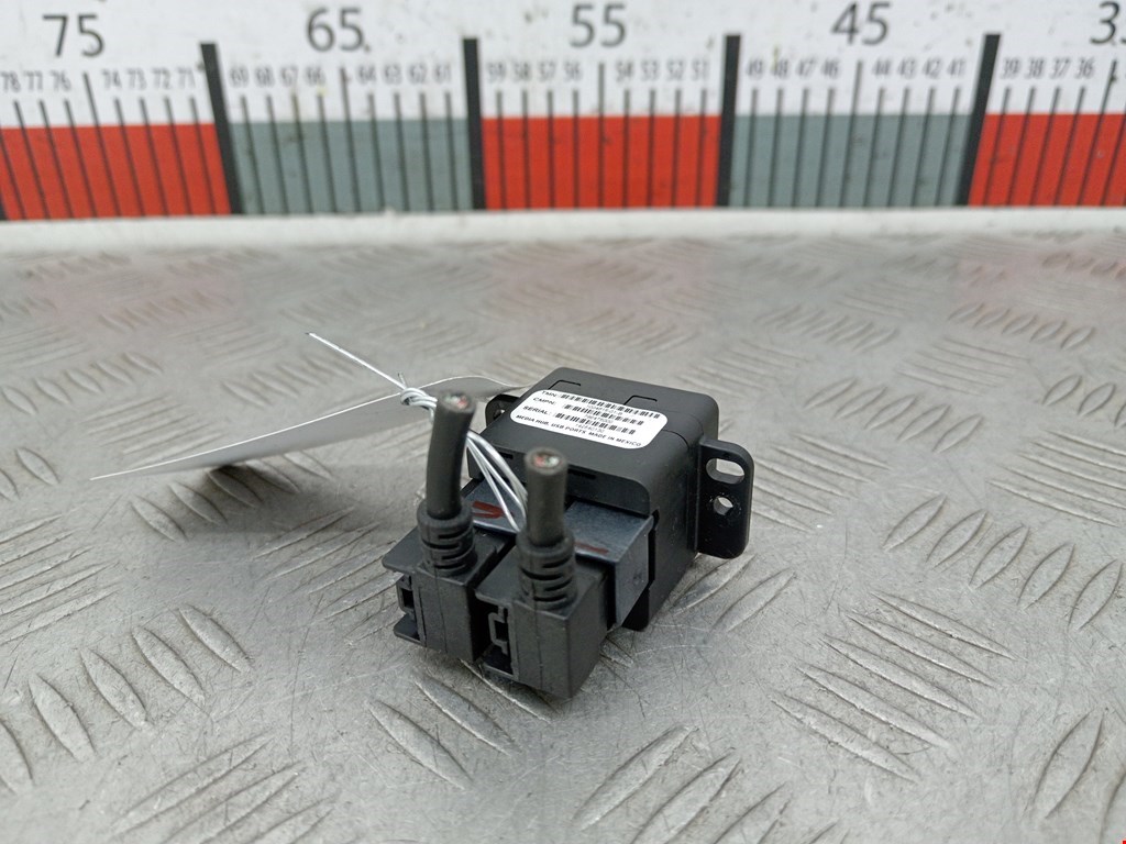 Разъем AUX/USB TESLA Model S I 2012-н.в.