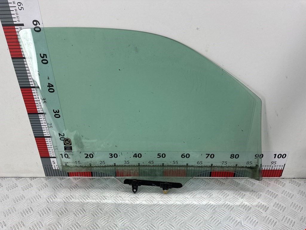 Стекло двери переднее левое NISSAN Navara III D40 2005-2015